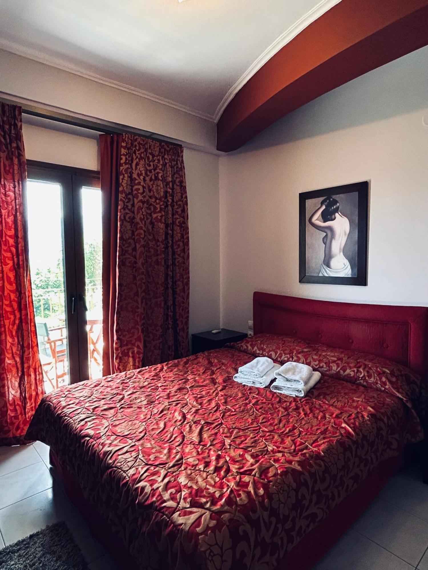 Hotel Athina Loutraki  Exterior photo